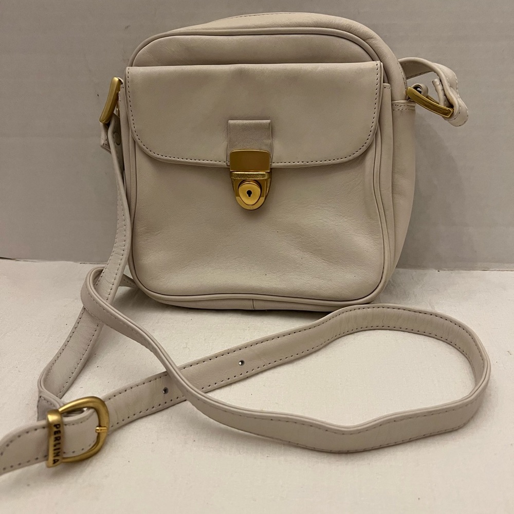 Perlina white crossbody handbag.